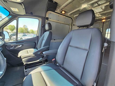 Used 2026 Mercedes-Benz Sprinter 2500 image 20