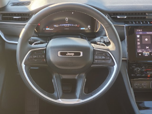 Used 2023 Jeep Grand Cherokee L Laredo w/ Luxury Tech Group I AWD/4WD image 23