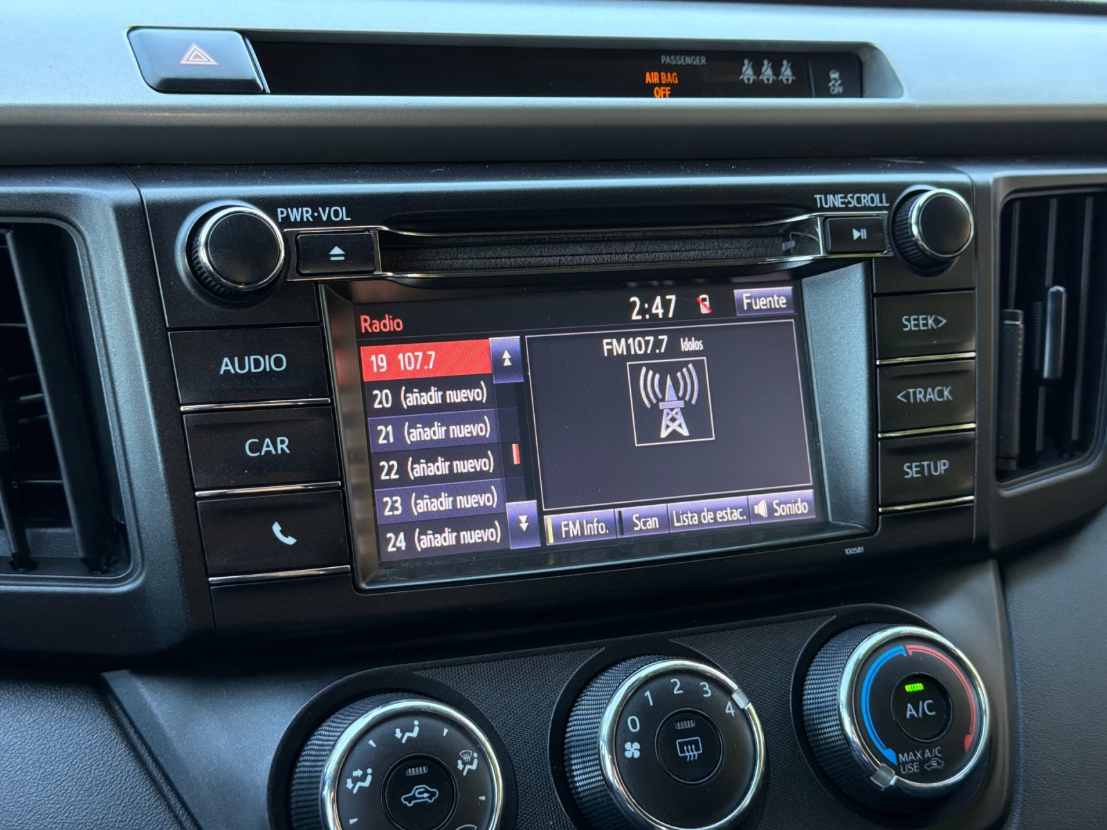 Used 2018 Toyota RAV4 LE w/ All Weather Liner Package FWD image 17