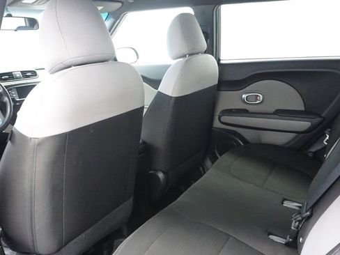 Used 2018 Kia Soul image 27
