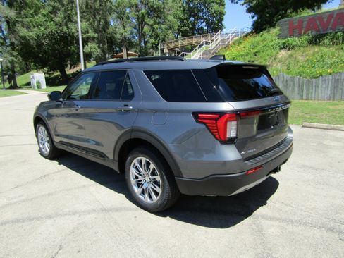 New 2026 Ford Explorer Active w/ Active Comfort Package AWD/4WD image 2
