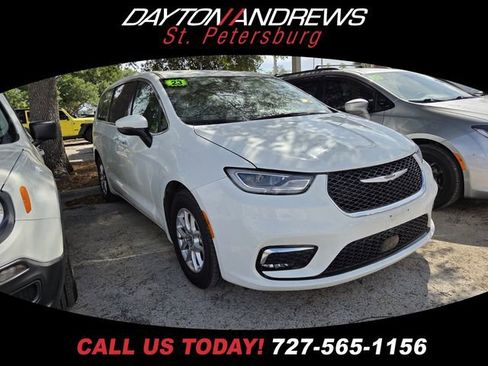 Certified 2023 Chrysler Pacifica Touring-L image 1