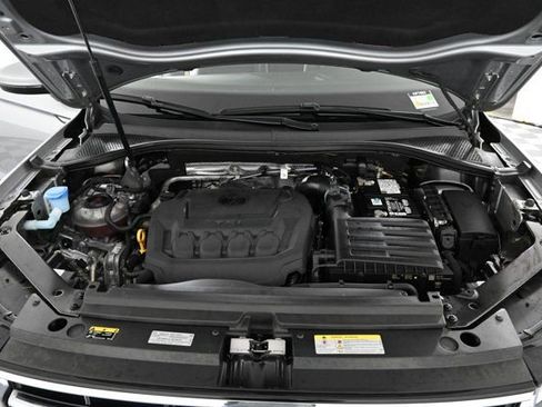Certified 2022 Volkswagen Tiguan SE w/ Panoramic Sunroof Package image 30