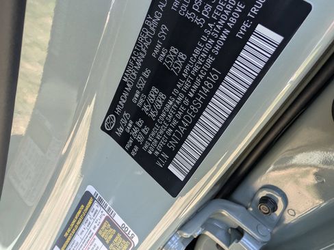 Certified 2025 Hyundai Santa Cruz SE FWD image 14