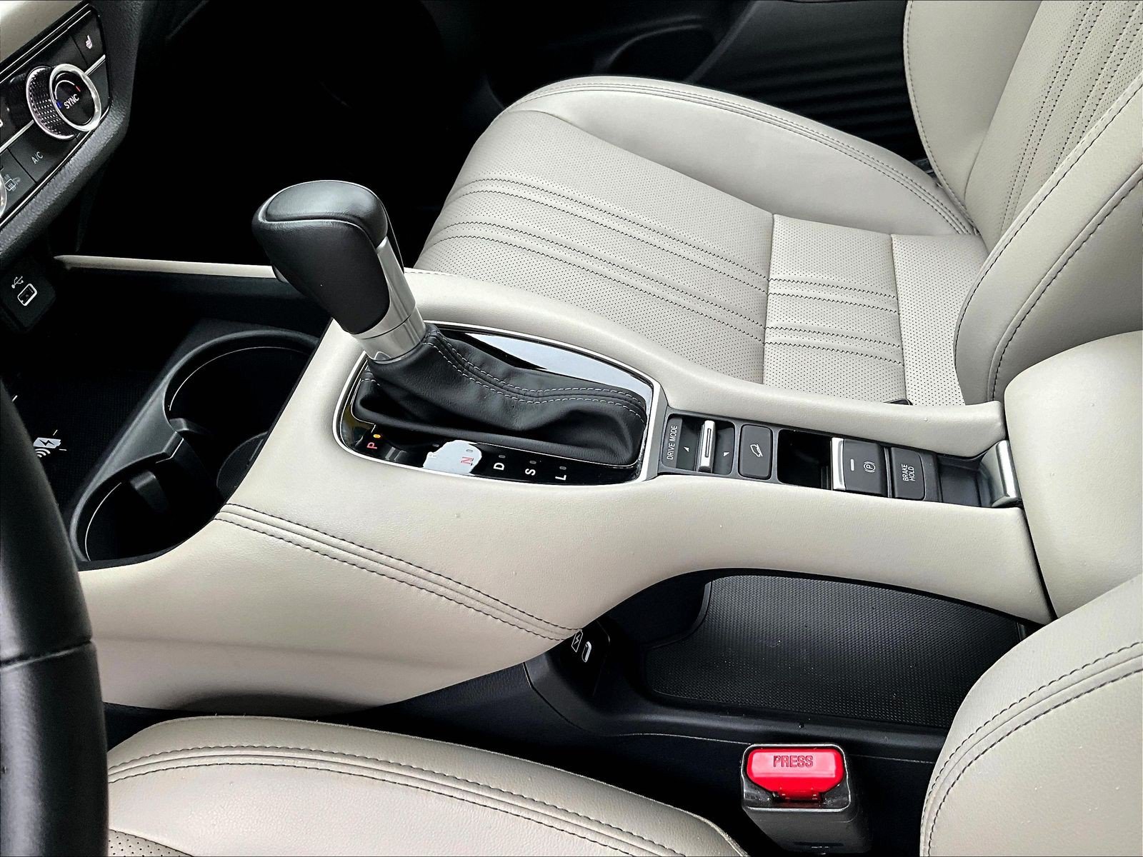 Used 2025 Honda HR-V EX-L image 18