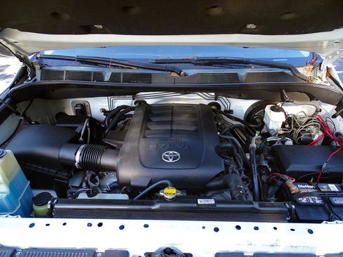 Used 2014 Toyota Tundra SR5 w/ SR5 Upgrade Package AWD/4WD image 21