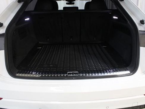 Used 2024 Audi Q8 Prestige w/ Prestige Package AWD/4WD image 31