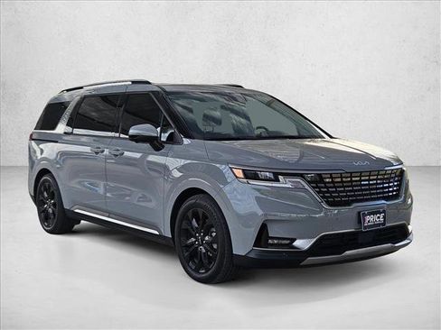 Used 2024 Kia Carnival SX image 3