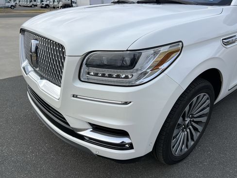 Used 2020 Lincoln Navigator Reserve w/ Luxury Package image 11