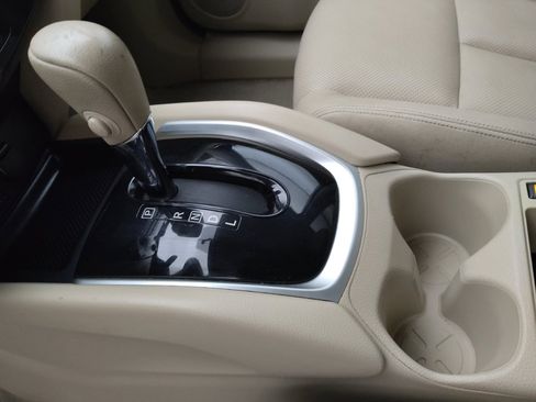 Used 2015 Nissan Rogue SL w/ SL Premium Package image 26