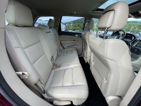 Used 2017 Jeep Grand Cherokee Limited image 38