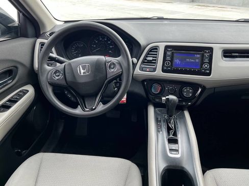 Used 2020 Honda HR-V LX image 10