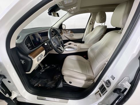 Used 2022 Mercedes-Benz GLS 450 4MATIC image 21