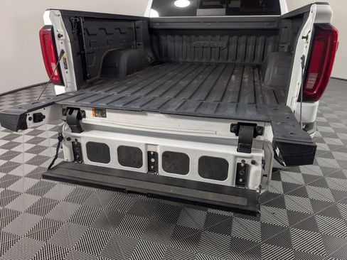 Used 2023 GMC Sierra 1500 AT4 w/ AT4 Premium Package AWD/4WD image 28
