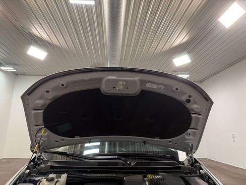 Used 2024 Chrysler Pacifica Touring-L image 89