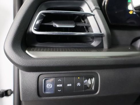 Used 2026 Chevrolet Traverse LT w/ Driver Confidence Package image 24