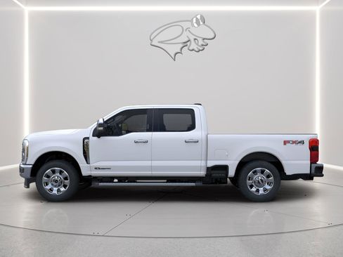 New 2026 Ford F250 Lariat w/ Chrome Package image 3