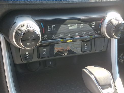 Used 2022 Toyota RAV4 XSE w/ XSE Grade Weather Package AWD/4WD image 16