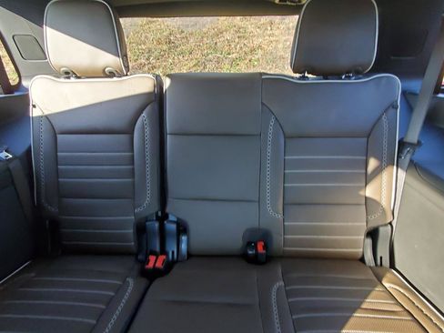 Used 2025 GMC Yukon Denali Ultimate image 7