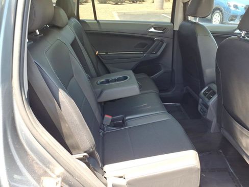 Certified 2020 Volkswagen Tiguan SE w/ Panoramic Sunroof Package AWD/4WD image 14