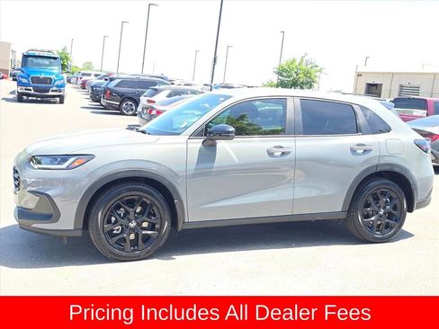 Used 2023 Honda HR-V Sport image 7