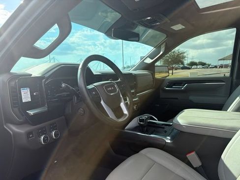 Used 2025 GMC Sierra 1500 SLT w/ SLT Premium Plus Package AWD/4WD image 17