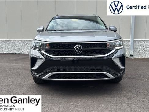 Used 2024 Volkswagen Taos SE image 2
