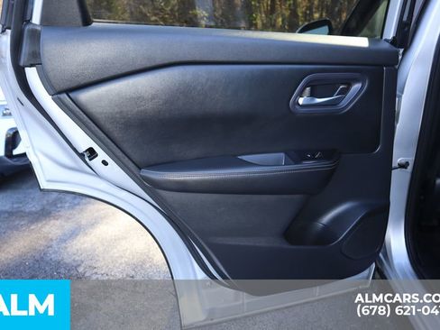 Used 2024 Nissan Rogue SV image 19