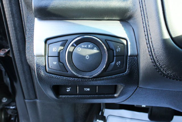 Used 2016 Ford Explorer Platinum AWD/4WD image 16