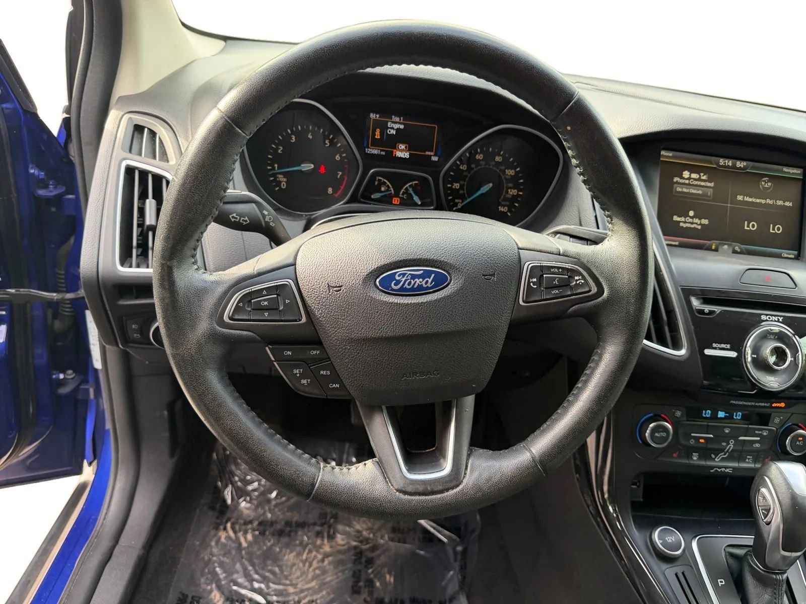 Used 2015 Ford Focus Titanium FWD image 11