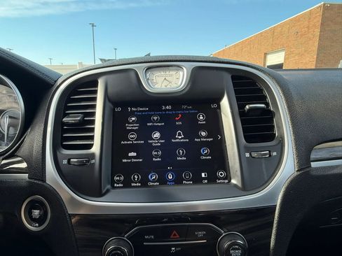 Used 2019 Chrysler 300 Touring RWD image 32