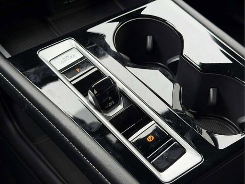 Used 2024 Volkswagen Atlas Cross Sport SEL Premium R-Line image 6