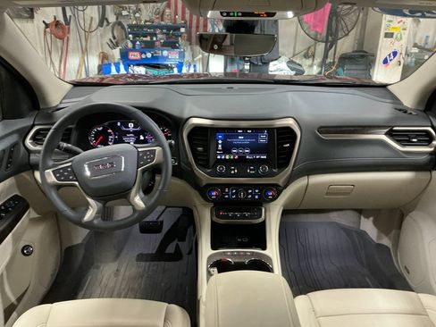 Used 2023 GMC Acadia Denali w/ Denali Ultimate Package AWD/4WD image 18