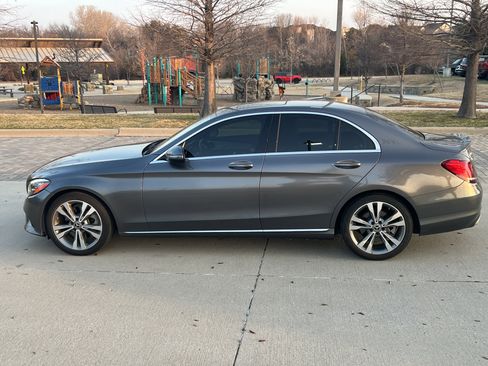 Used 2019 Mercedes-Benz C 300 Sedan image 7