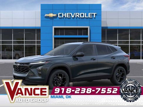 New 2026 Chevrolet Trax LT w/ Driver Confidence Package FWD image 2