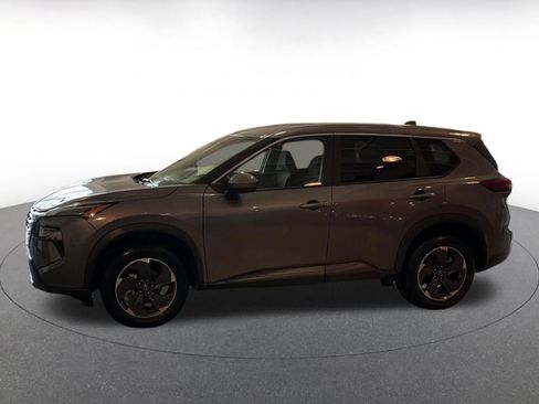 Used 2025 Nissan Rogue SV image 9