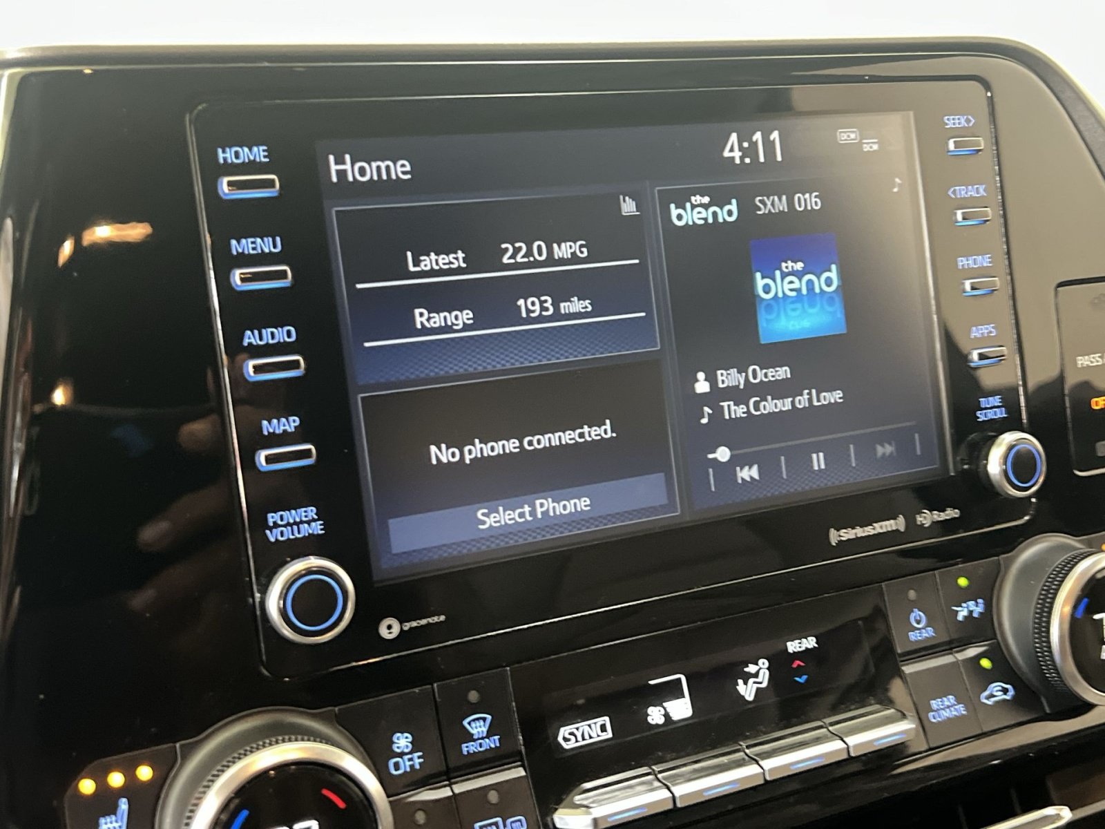 Used 2022 Toyota Highlander XLE FWD image 17