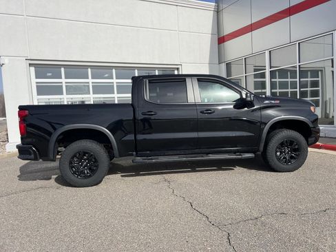 Used 2022 Chevrolet Silverado 1500 ZR2 w/ Technology Package image 21
