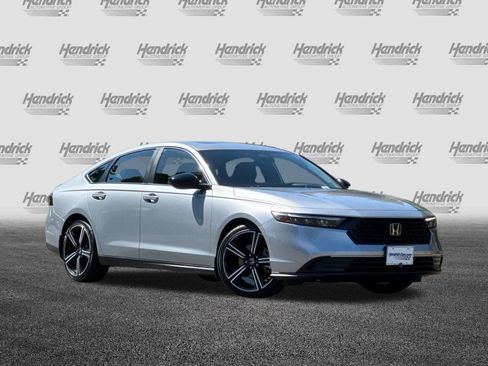 Used 2023 Honda Accord Sport image 2