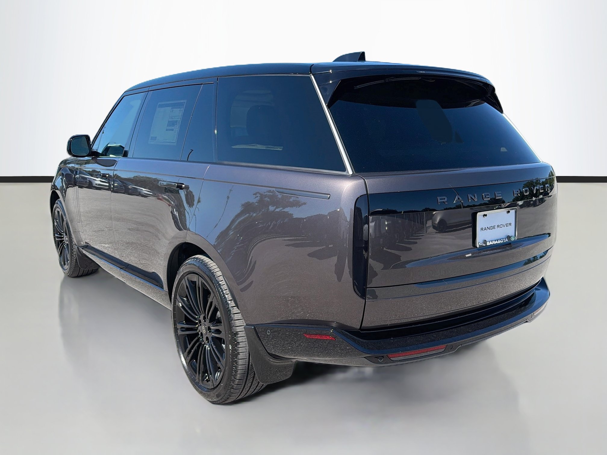 New 2027 Land Rover Range Rover Long Wheelbase SE AWD/4WD image 3