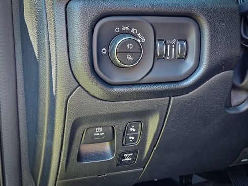 Used 2023 RAM 1500 Laramie AWD/4WD image 18