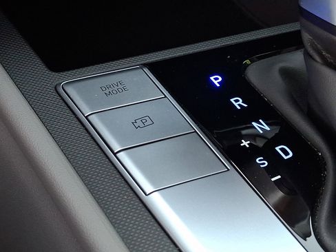 Certified 2024 Hyundai Elantra SE FWD image 26
