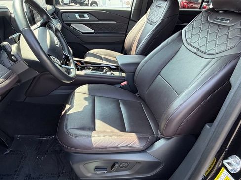 Used 2025 Ford Explorer Platinum w/ LUX Leather Package AWD/4WD image 23
