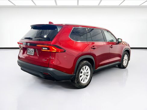 Used 2024 Toyota Grand Highlander XLE image 4