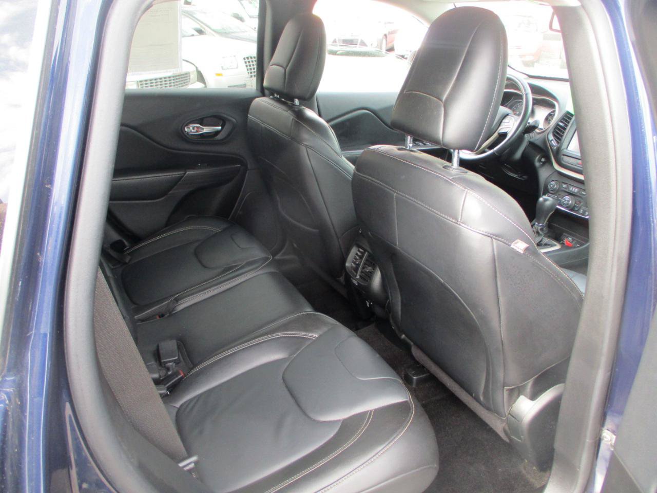 Used 2015 Jeep Cherokee Limited AWD/4WD image 8