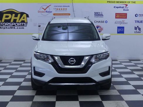 Used 2017 Nissan Rogue SV AWD/4WD image 2