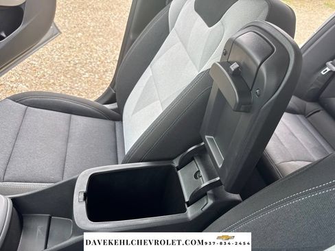 Used 2025 Chevrolet Trax LS w/ LS Convenience Package FWD image 27