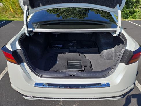 Used 2023 Nissan Altima 2.5 SV w/ SV Premium Package image 9