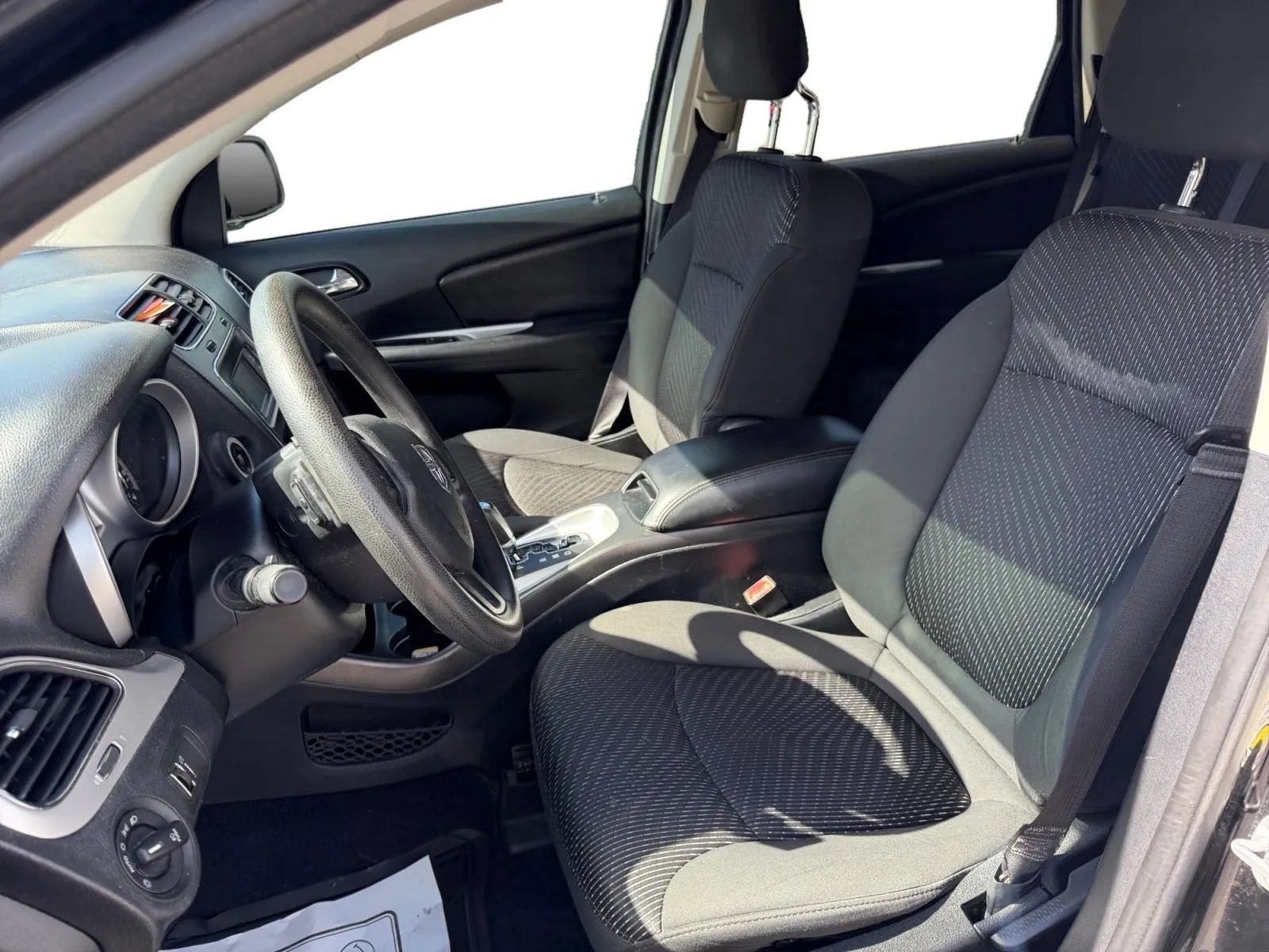 Used 2017 Dodge Journey SXT w/ Comfort/Convenience Group FWD image 10