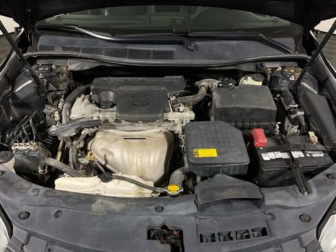 Used 2015 Toyota Camry XSE w/ Moonroof Package image 10